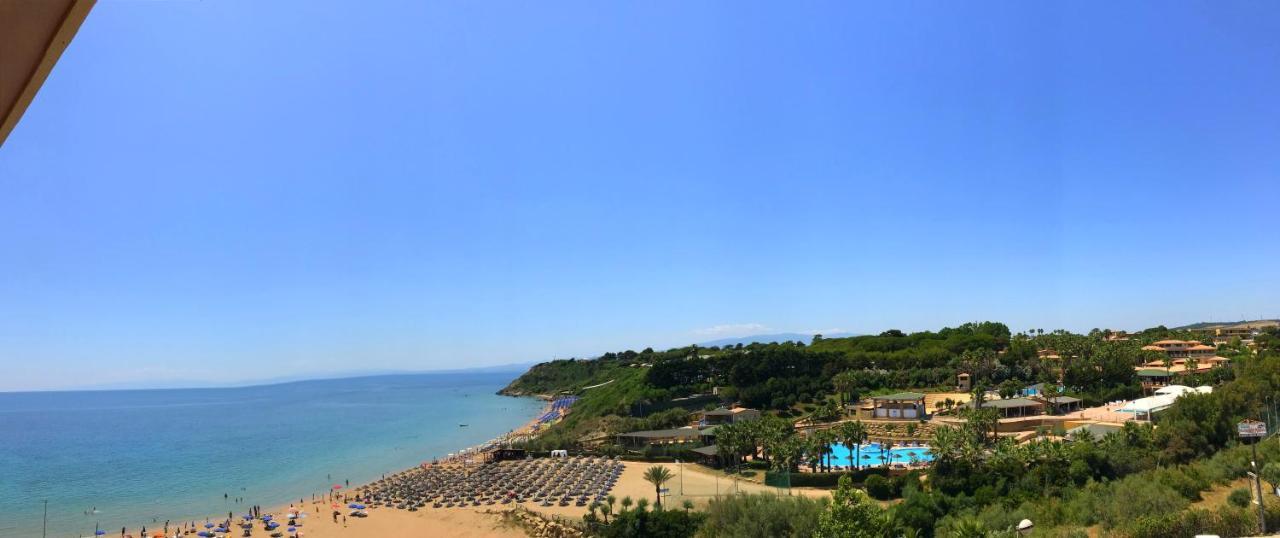 Appartamenti E Stanze Onde Blu Le Castella  Extérieur photo