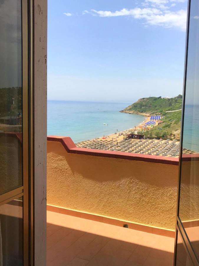 Appartamenti E Stanze Onde Blu Le Castella  Extérieur photo